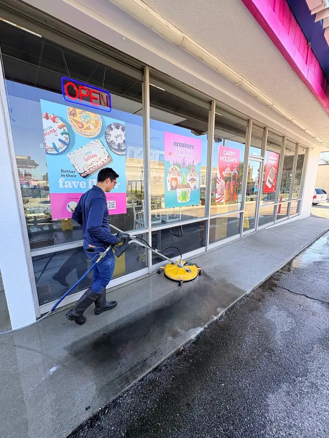 Dynamic Cleaning Services - Pressure washing — photo from the business 10