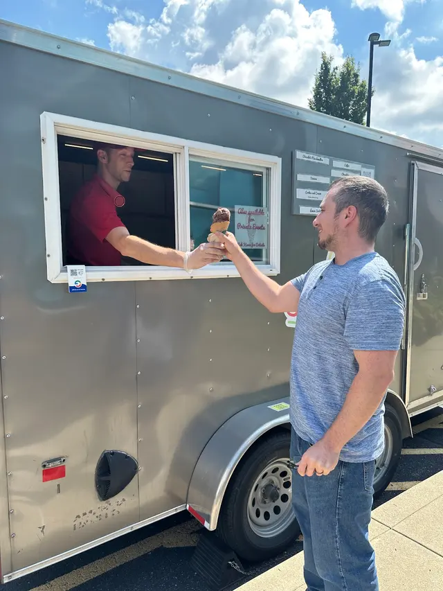 Surreal Creme Ice Cream Truck — customer photo 12