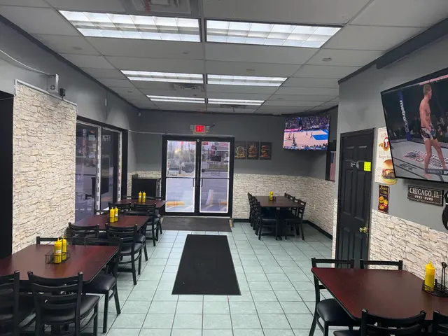 SAM'S CHICAGO GRILL — photo from the business 4