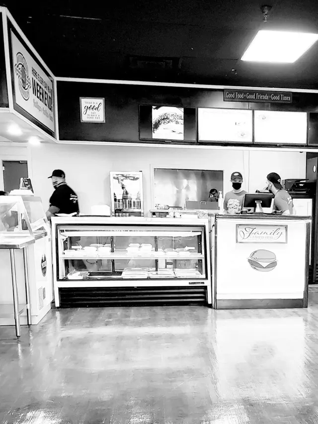 Week-End Burgers — photo from the business 1