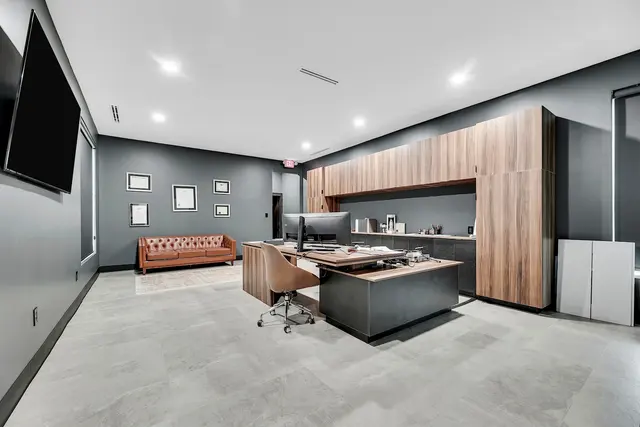 De La Garza Law Firm — photo from the business 8