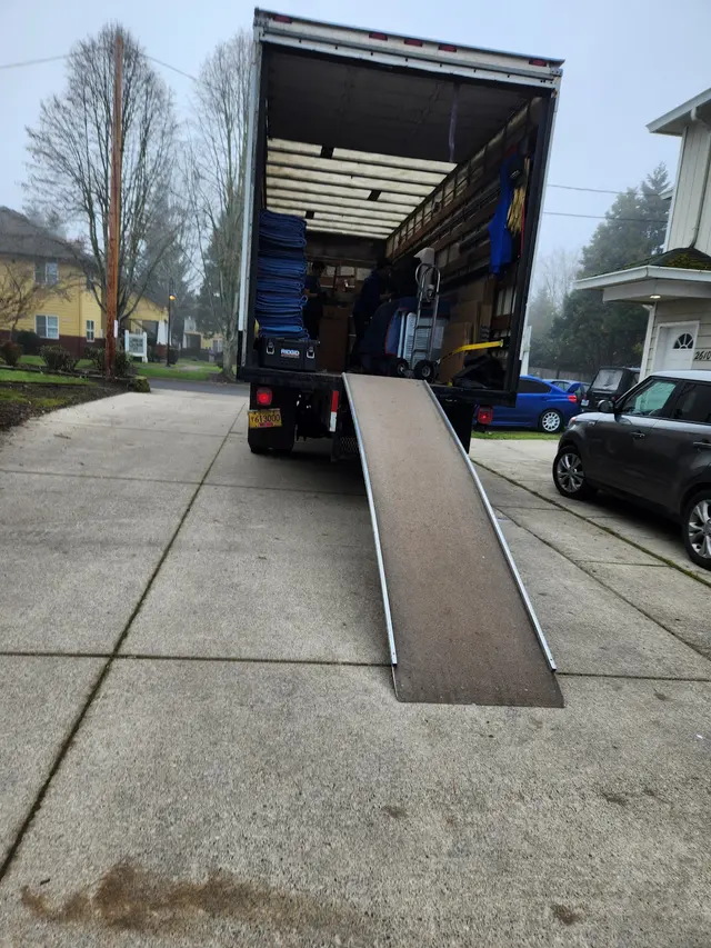 Skinny Wimp Moving Eugene — customer photo 10