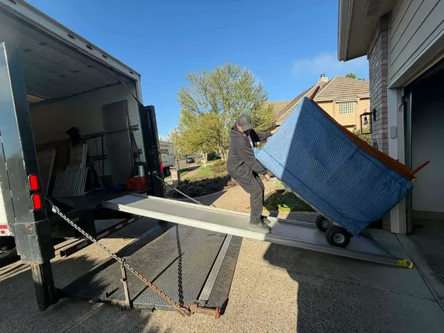 Cross Town Movers and Storage — photo from the business 7