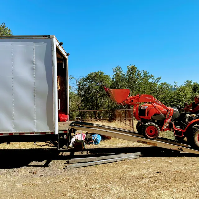 Emerald Moving Inc — photo from the business 2