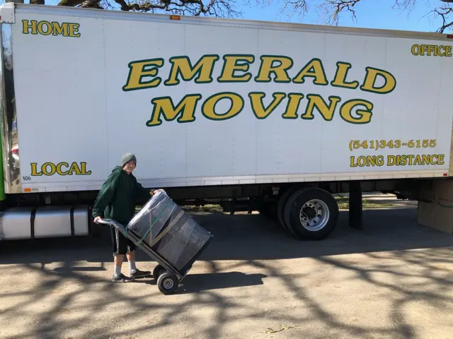 Emerald Moving Inc — photo from the business 1