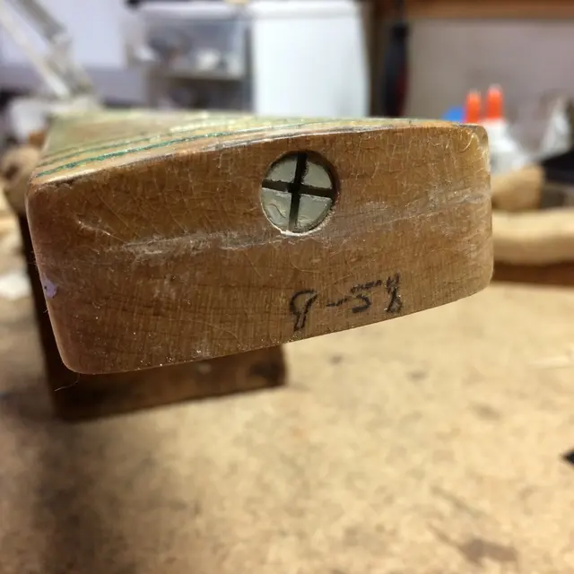 Rauen Guitars — photo from the business 7