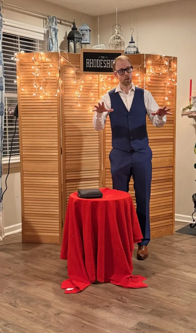 Erik The Magician — photo from the business 3