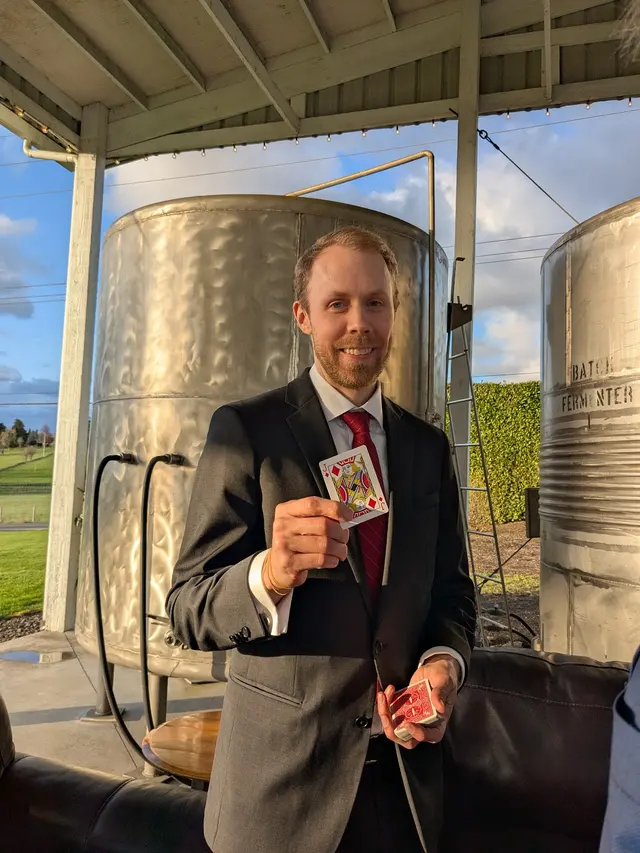 Erik The Magician — photo from the business 11