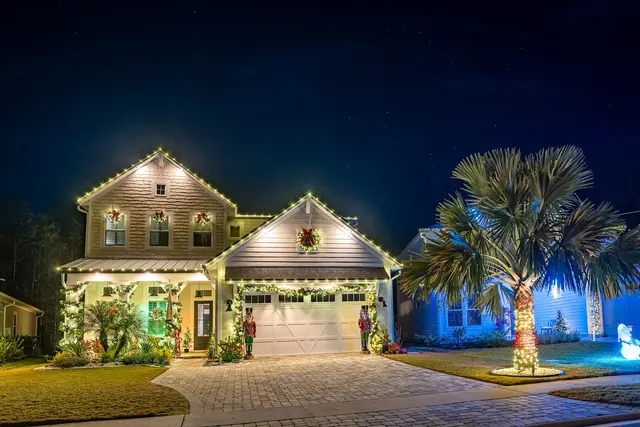 Humbug Holiday Lighting of Central Austin-Round Rock-Pflugerville — photo from the business 3