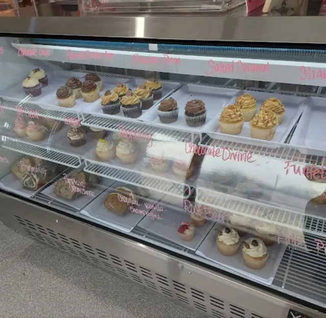 The Sweet Tooth Parlor Bakery | Cakes & Baked Goods — photo from the business 7