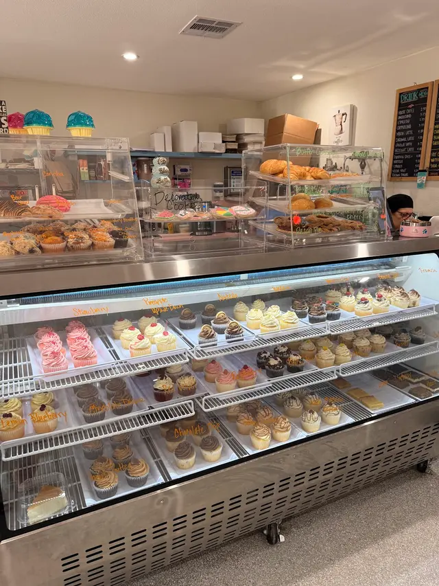 The Sweet Tooth Parlor Bakery | Cakes & Baked Goods — customer photo 9
