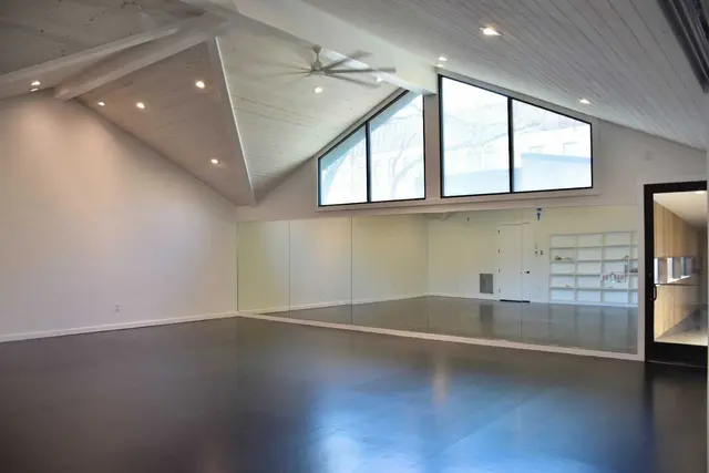 PURE Yoga Texas | Downtown Austin — photo from the business 4