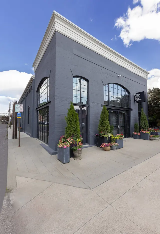 High Line Car House — photo from the business 12