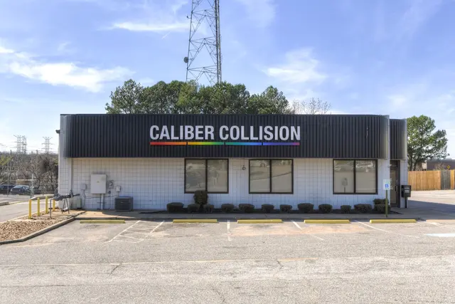 Caliber Collision — photo from the business 7
