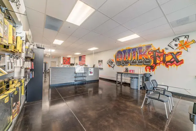 Quik Fix Phone Repair - East — photo from the business 3