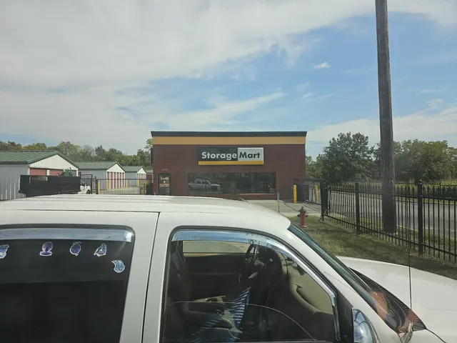 StorageMart — customer photo 11
