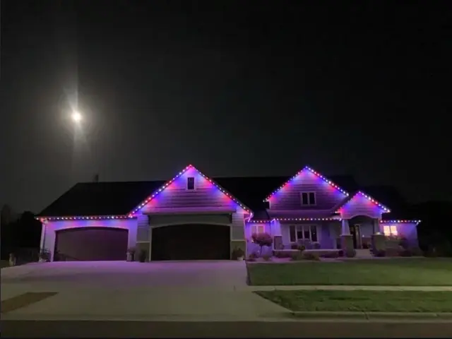 Vanguard Window Cleaning & Holiday Lighting — customer photo 2