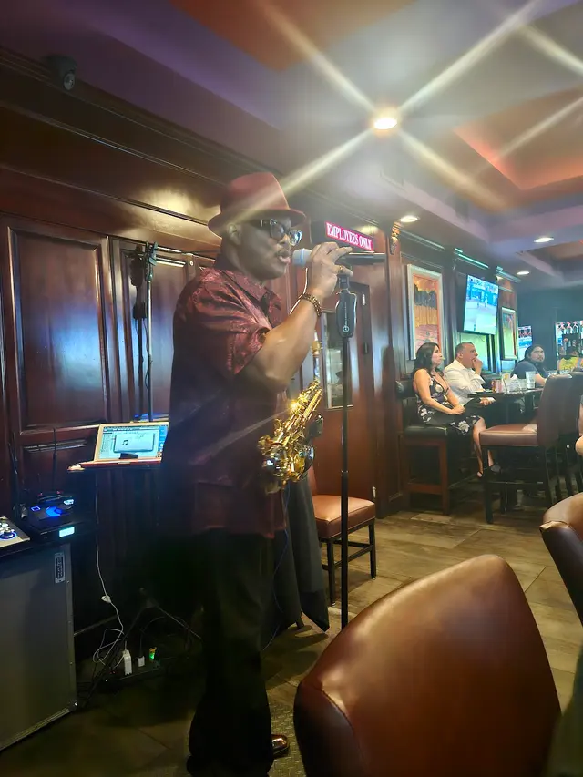 Mr. V's Bar and Grill — customer photo 12