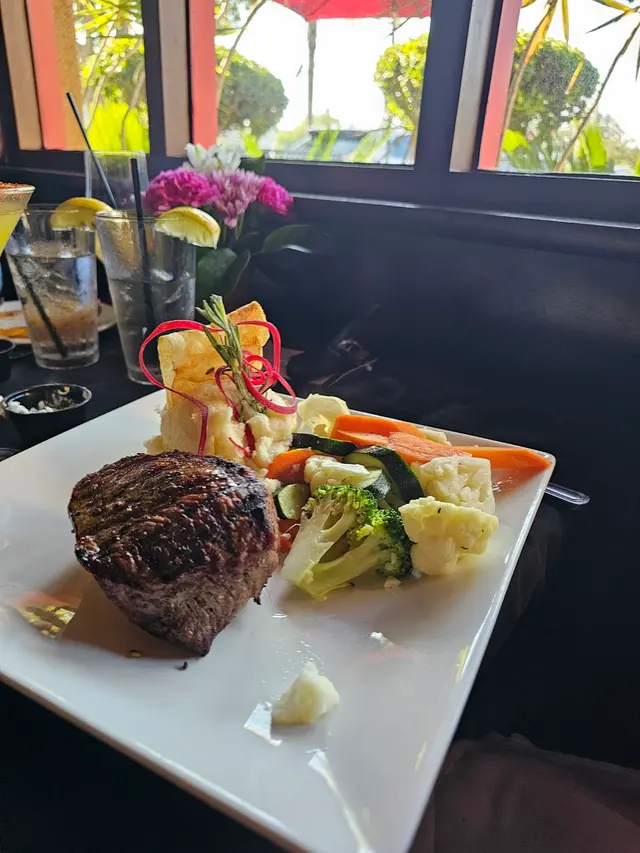 Mr. V's Bar and Grill — customer photo 2
