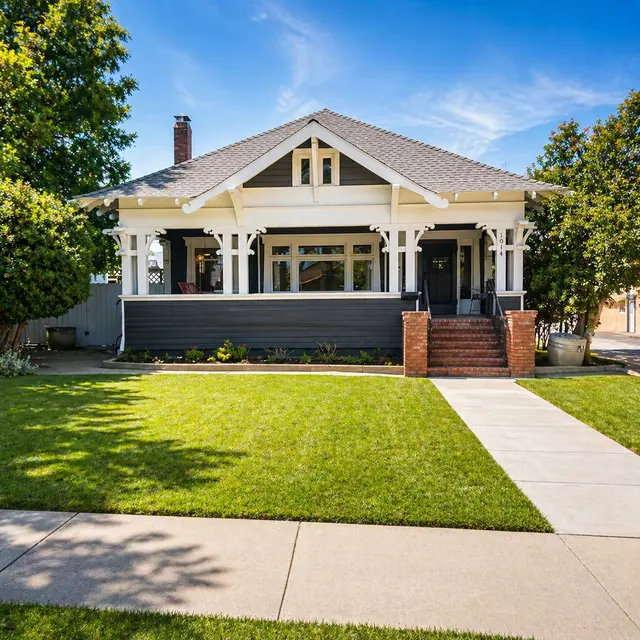 Amanda Vineyard-Gomez — photo from the business 8