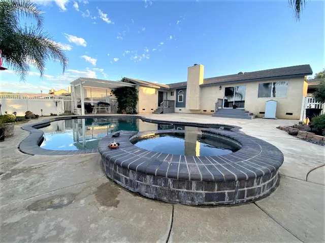 Kayla Fox | Realtor — photo from the business 4