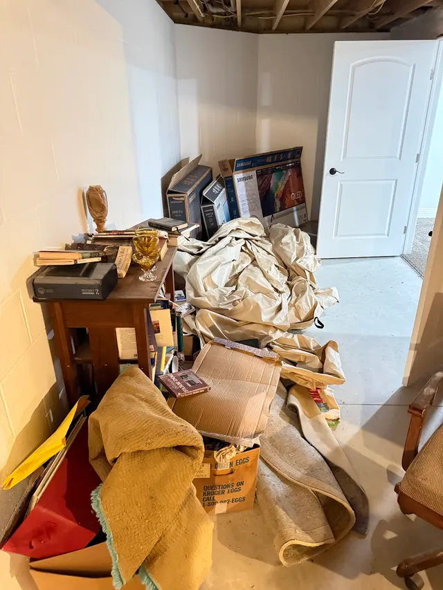 Bond Strong Moving & Hauling — photo from the business 3