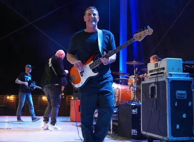 Hurricane Alley Live — photo from the business 7