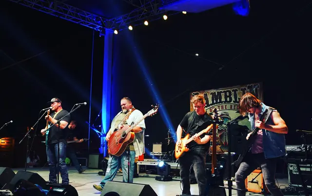 Hurricane Alley Live — photo from the business 2
