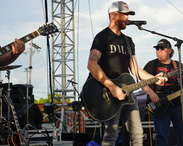 Hurricane Alley Live — photo from the business 12