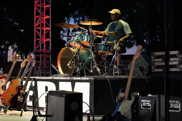 Hurricane Alley Live — photo from the business 11