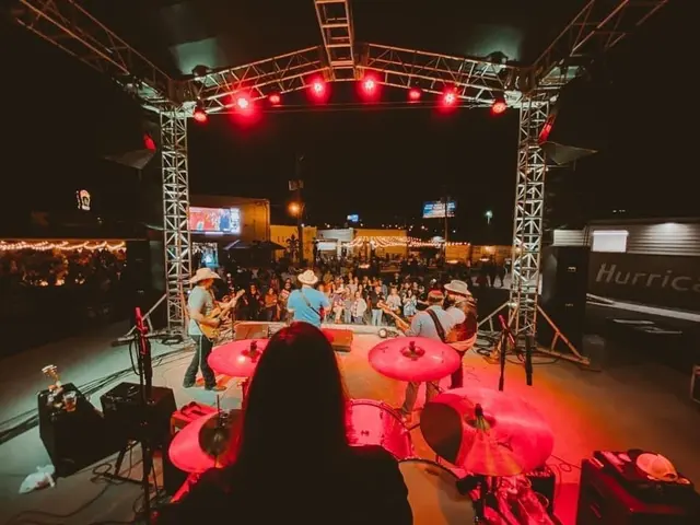 Hurricane Alley Live — photo from the business 1