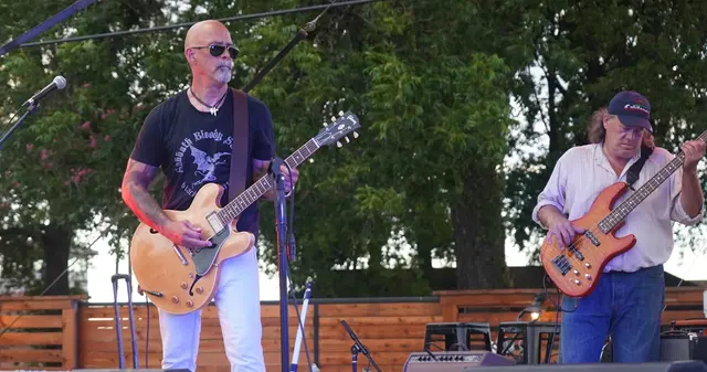 Hurricane Alley Live — photo from the business 4