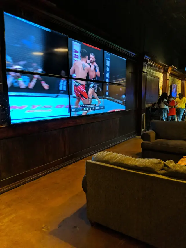 Eddie's Tavern & Social - Bossier City — customer photo 8