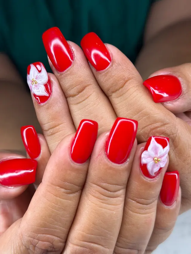 Luna Nails Studio in LuxSpace — photo from the business 4