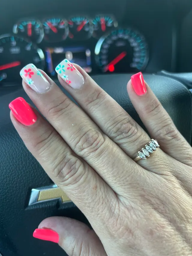Luna Nails Studio in LuxSpace — customer photo 9