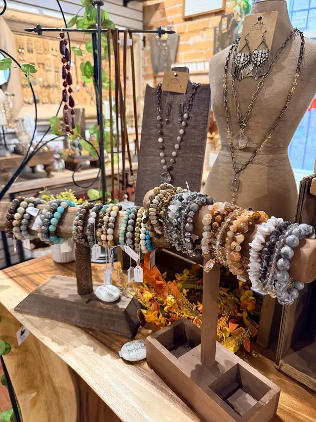 Rustic and Reclaimed Market — photo from the business 11