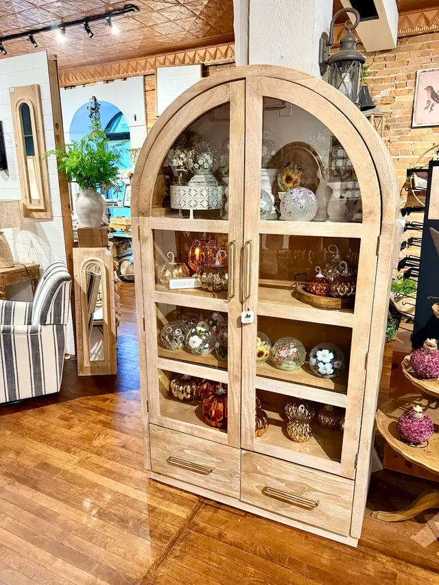 Rustic and Reclaimed Market — photo from the business 8