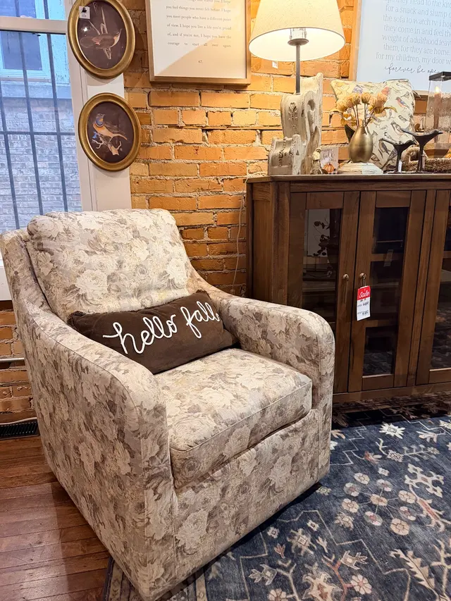 Rustic and Reclaimed Market — photo from the business 10