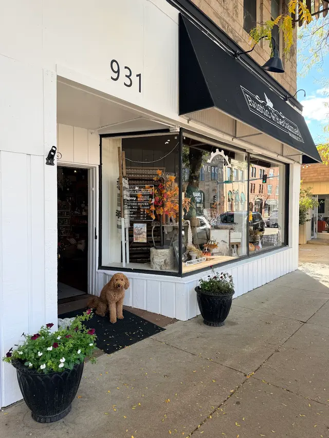 Rustic and Reclaimed Market — photo from the business 1
