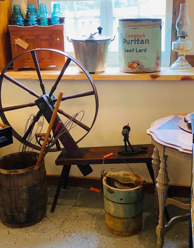 The 1908 Antiques, Gifts, Furniture Restoration — photo from the business 6
