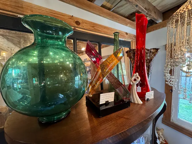 The 1908 Antiques, Gifts, Furniture Restoration — photo from the business 5