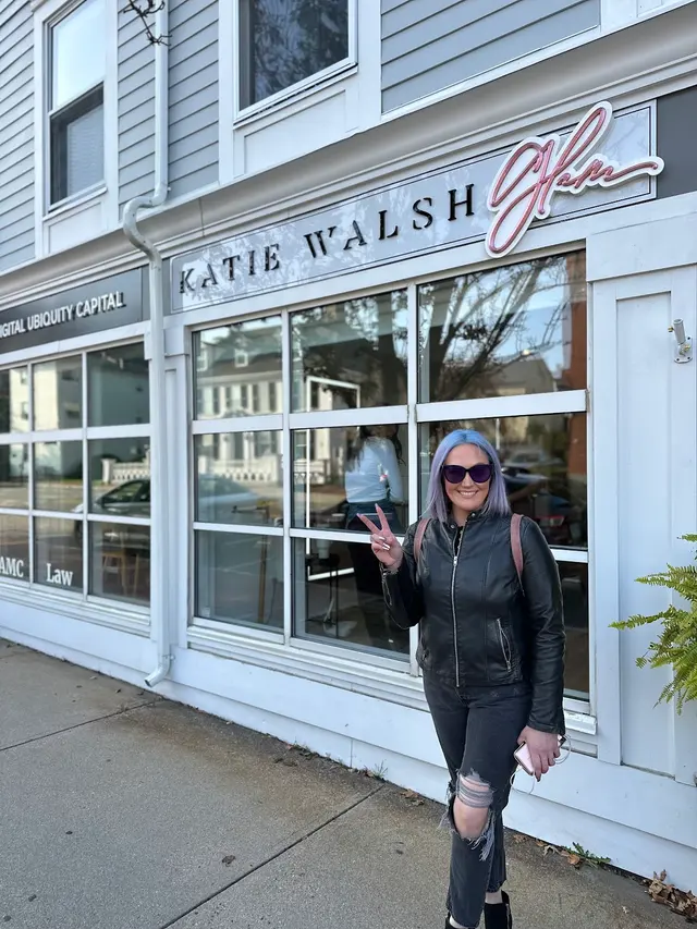 Katie Walsh Glam — photo from the business 1