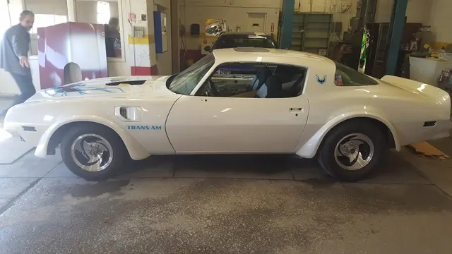 Earl's Collision Center & Auto Body Repair — photo from the business 8