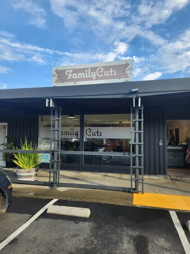 FamilyCuts — customer photo 8
