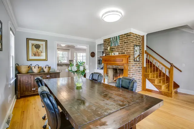 Real Estate House International — photo from the business 7