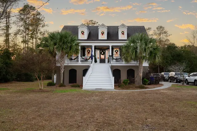 Real Estate House International — photo from the business 11