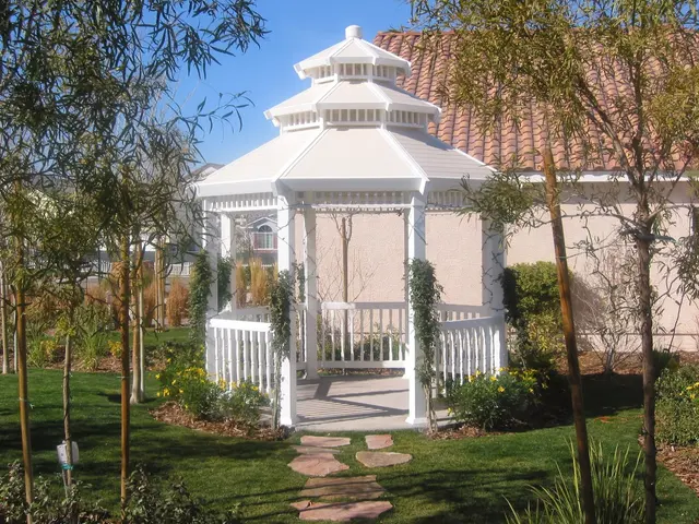 Custom Fence & Pergola LLC — photo from the business 9