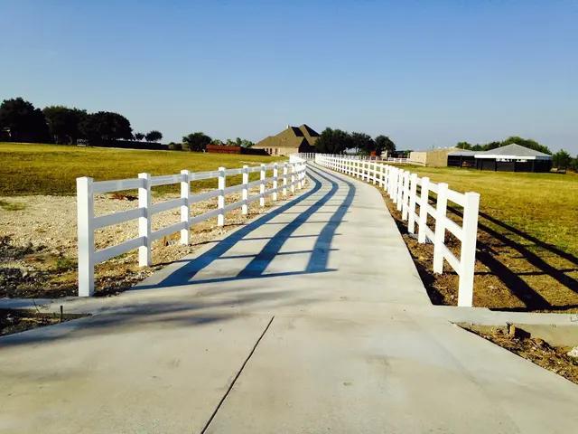 Custom Fence & Pergola LLC — photo from the business 1