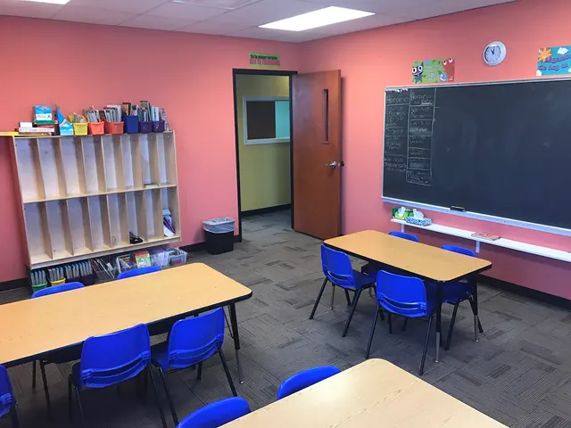The Spanish Advantage Club — photo from the business 3