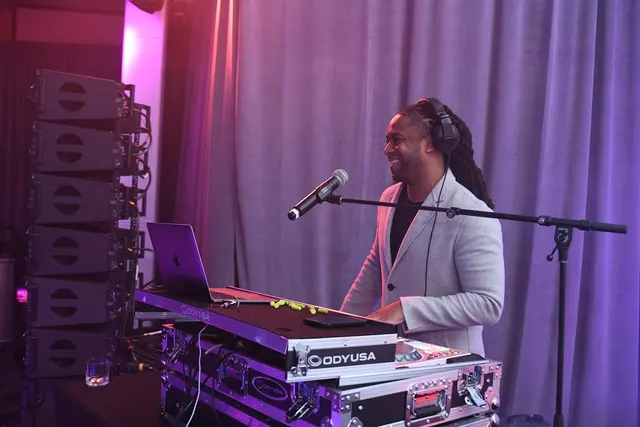 DJ Will Gill — photo from the business 5